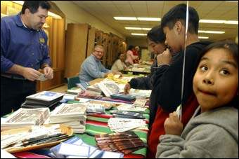 Immigrants receive information from WorkSource Oregon and the Bureau of Labor and Industries.