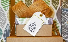8 Instant Benefits of Giving a Gift Made of Wood