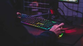 Why Do CSGO Players Tilt Their Keyboard